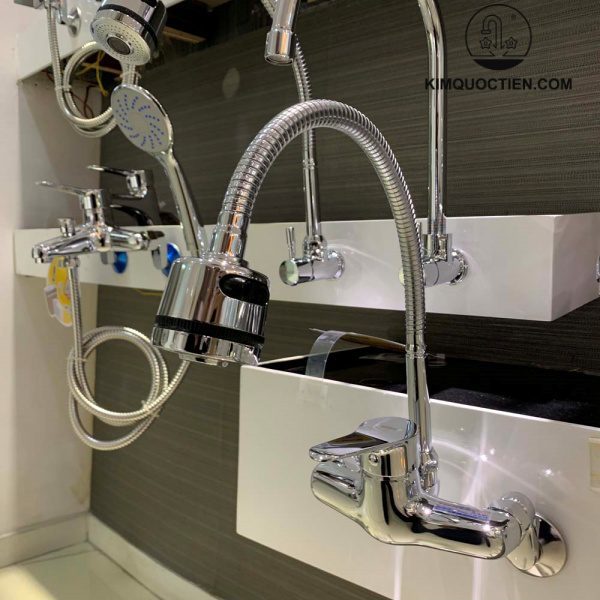 Vòi Bếp CAESAR K526C Nóng Lạnh Ống Mềm 2 Chế Độ Gắn Tường