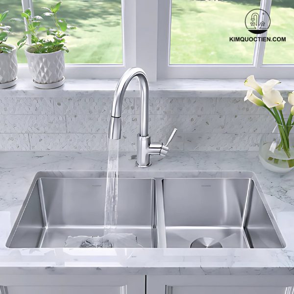 Chậu rửa chén Blanco QUATRUS R15 435/285-IU (570.27.179) được sản xuất theo tiêu chuẩn châu Âu, đảm bảo thẩm mỹ, độ bền, an toàn, dễ lắp đặt và vệ sinh, kèm chính sách bảo hành chính hãng.