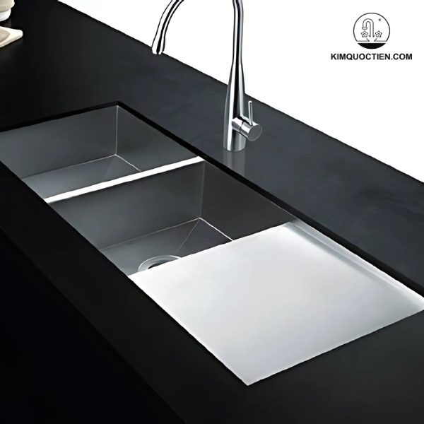Chậu rửa chén BELLO BL-C470 2 hộc 1 bàn được làm từ chất liệu inox 304, không bị tác động bởi nguồn nước và đảm bảo an toàn vệ sinh cho gia đình 