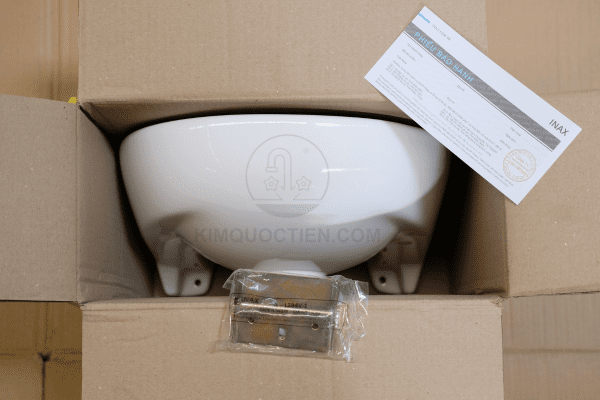 Sản Phẩm Chậu Rửa Lavabo INAX L-282V Treo Tường Sau Khi Khui Hộp