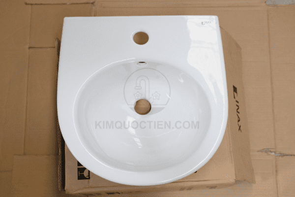 Lòng chậu sâu, thành xuôi hạn chế bắn nước ra ngoài, thiết kế lỗ chống tràn tiện lợi