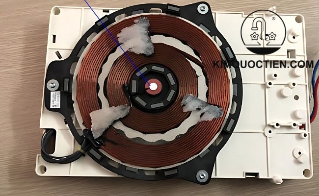 bếp từ báo lỗi e8