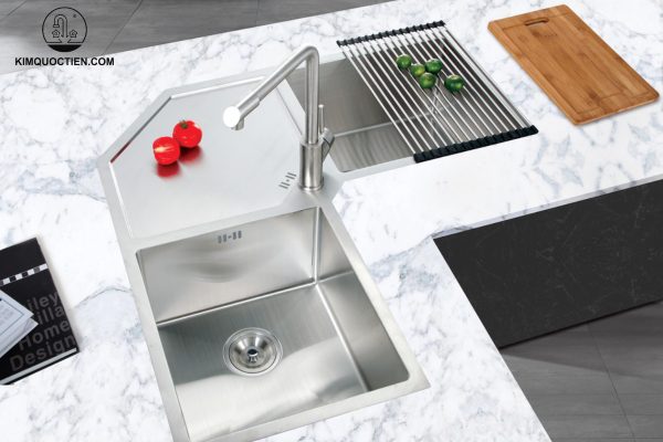 Công nghệ cách âm độc quyền có khả năng hấp thụ rung động với miếng đệm cao su siêu dày nhằm giảm thiểu tiếng ồn khi chậu rửa đang sử dụng